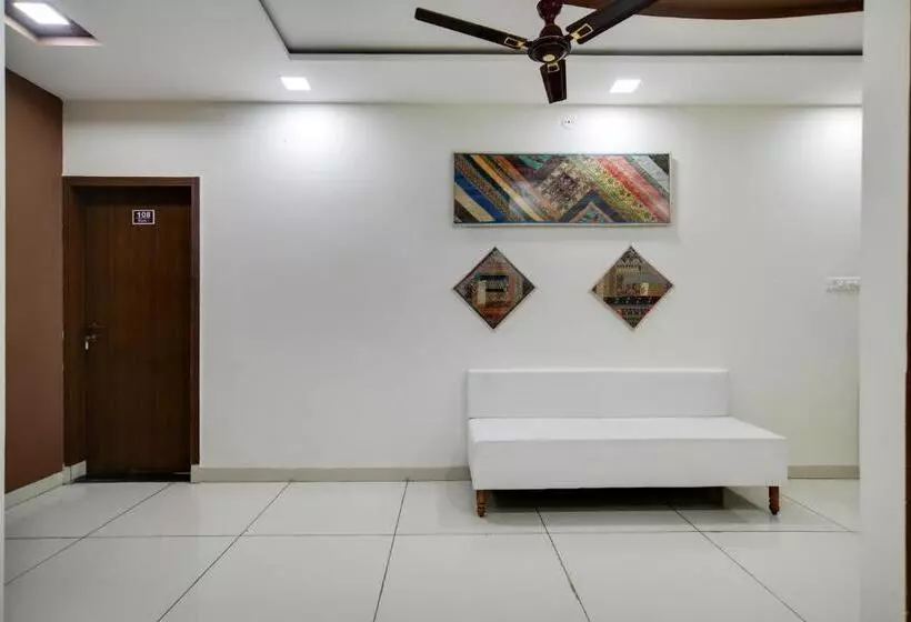 Santushti Hotel & Restaurant, Indore