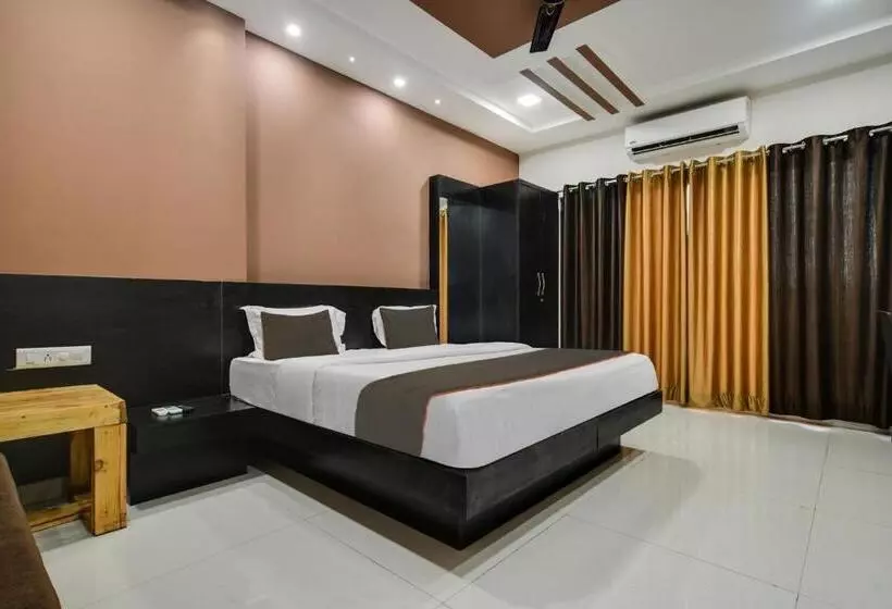 Santushti Hotel & Restaurant, Indore