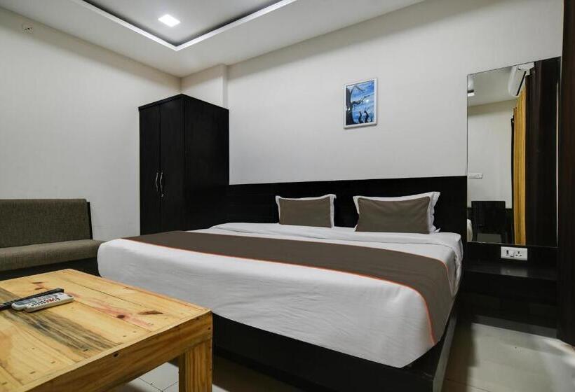 Santushti Hotel & Restaurant, Indore