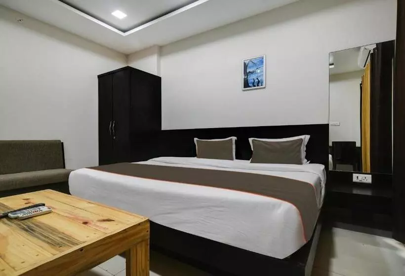 Santushti Hotel & Restaurant, Indore