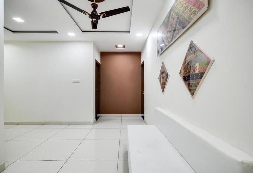 Santushti Hotel & Restaurant, Indore