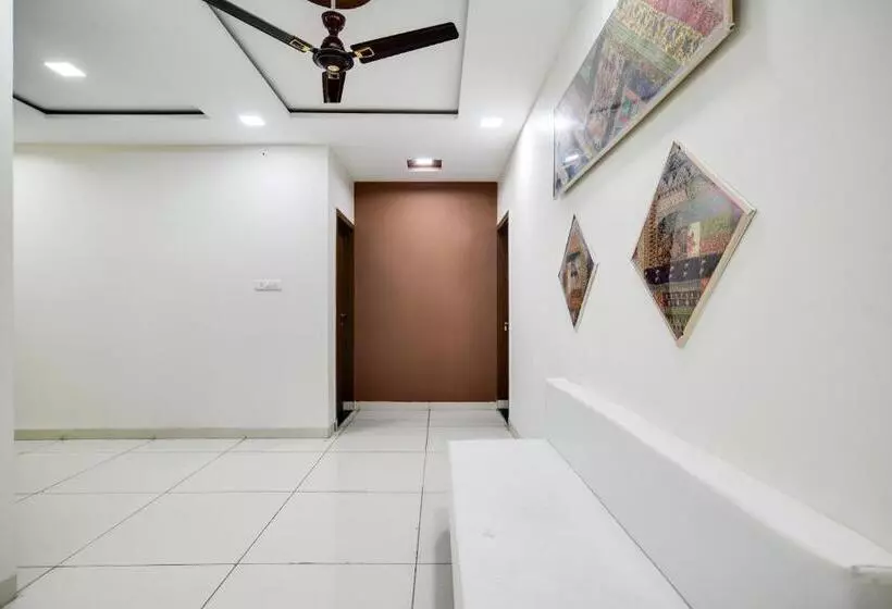 Santushti Hotel & Restaurant, Indore