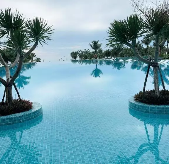 Happy Beach Seaview Hotel The Arena Cam Ranh Resort