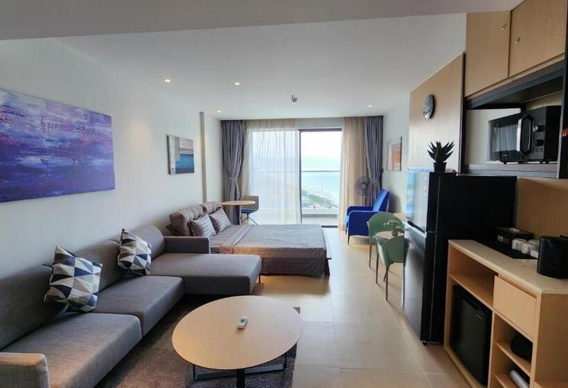 Happy Beach Seaview Hotel   The Arena Cam Ranh Resort