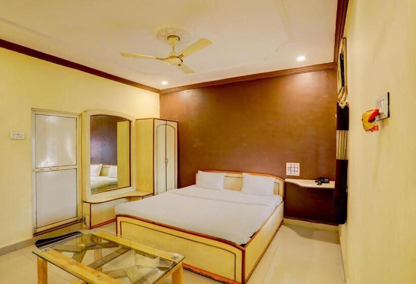 Oyo Hotel Santushti Maharaja