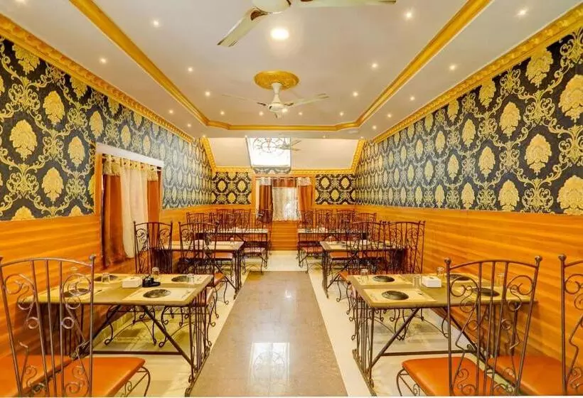Oyo Hotel Santushti Maharaja
