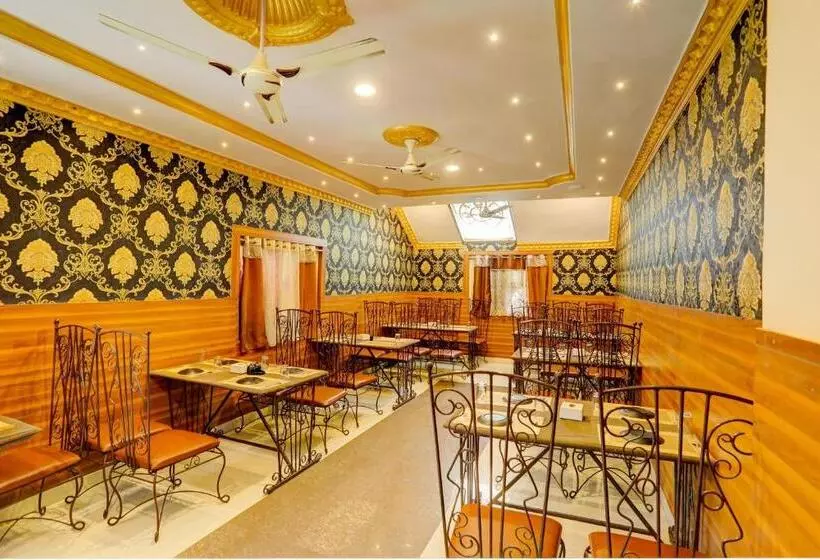 Oyo Hotel Santushti Maharaja