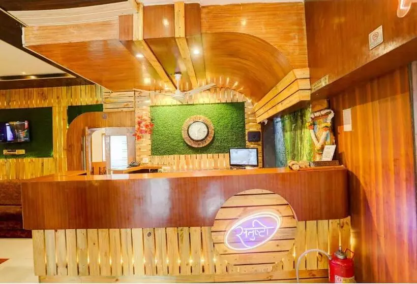 Oyo Hotel Santushti Maharaja