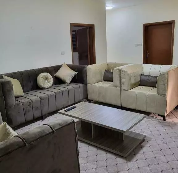 هاستل Petra Hill