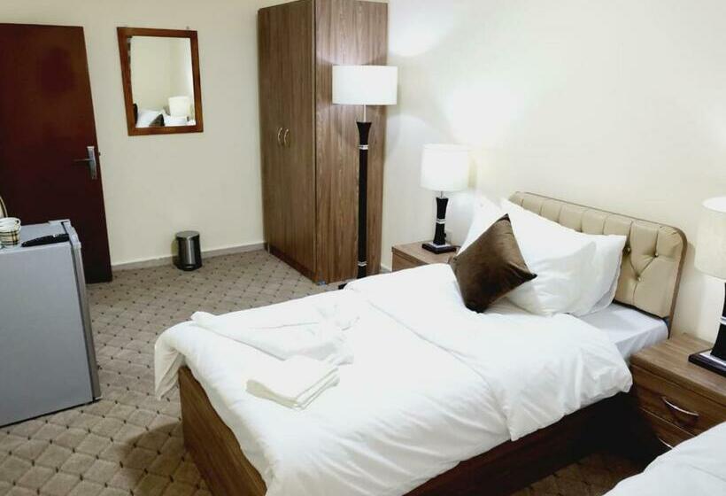 هاستل Petra Hill