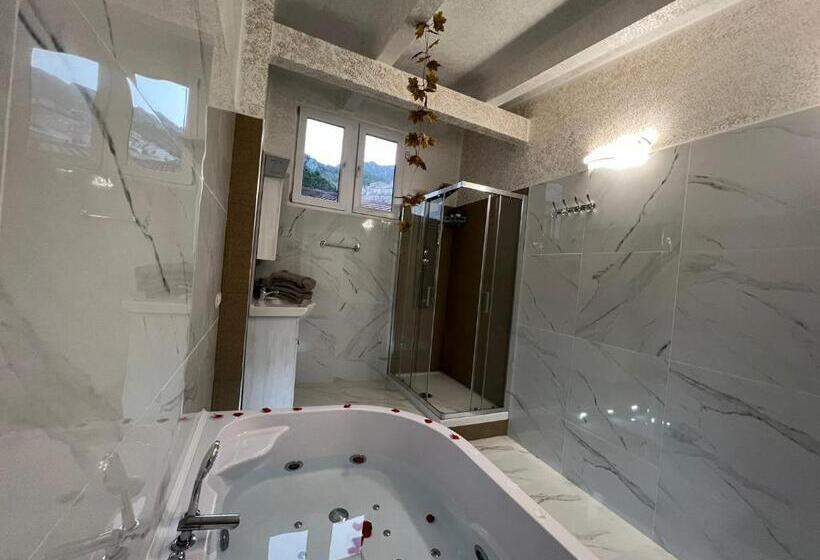 مبيت وإفطار L Oasi Del Raganello