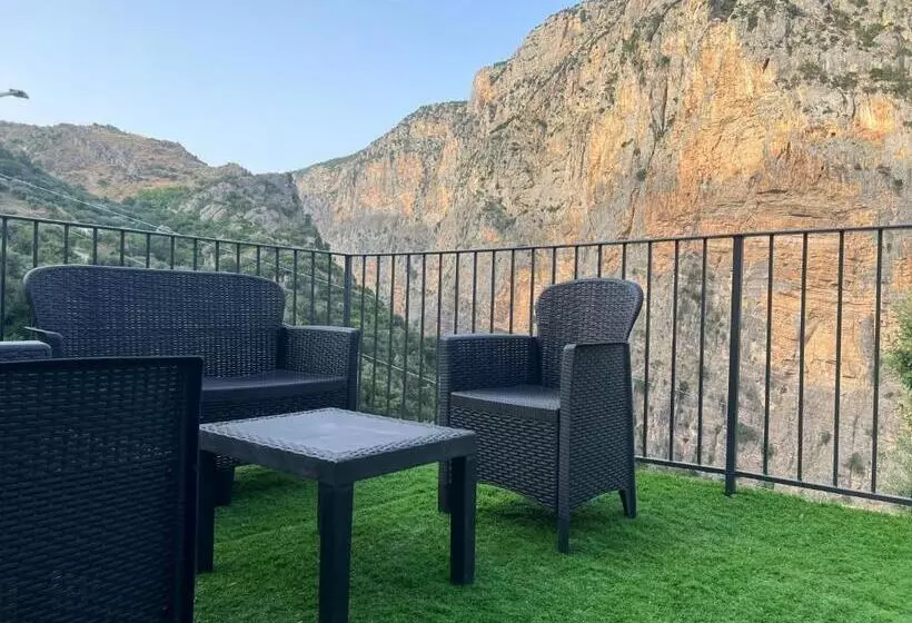 Aamiaismajoitus (B&B) L Oasi Del Raganello