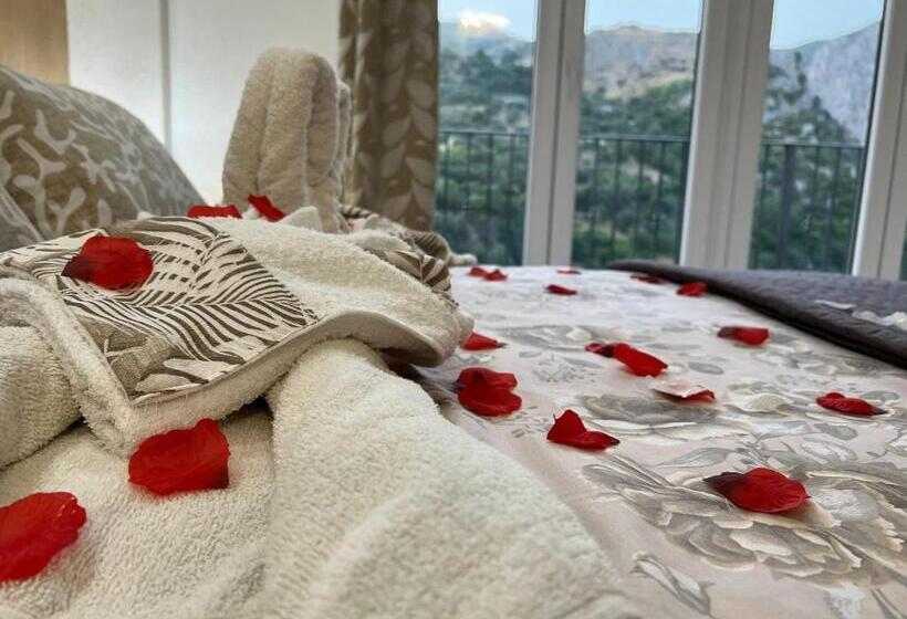 مبيت وإفطار L Oasi Del Raganello