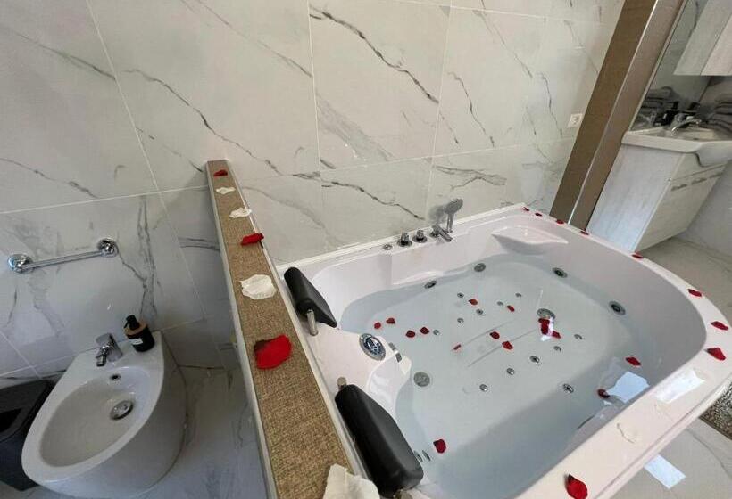 مبيت وإفطار L Oasi Del Raganello