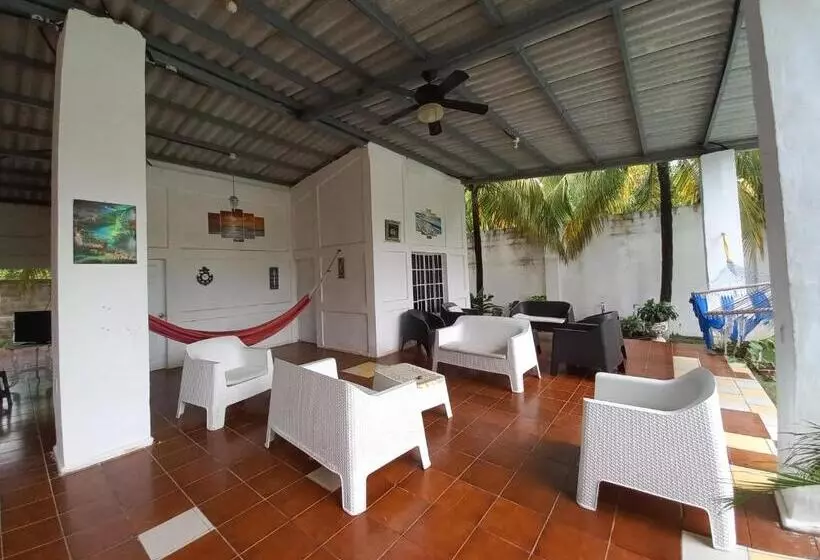 پانسیون Estancia Alfaro