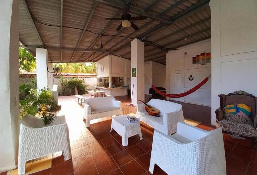 پانسیون Estancia Alfaro