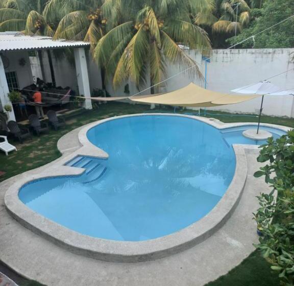 پانسیون Estancia Alfaro