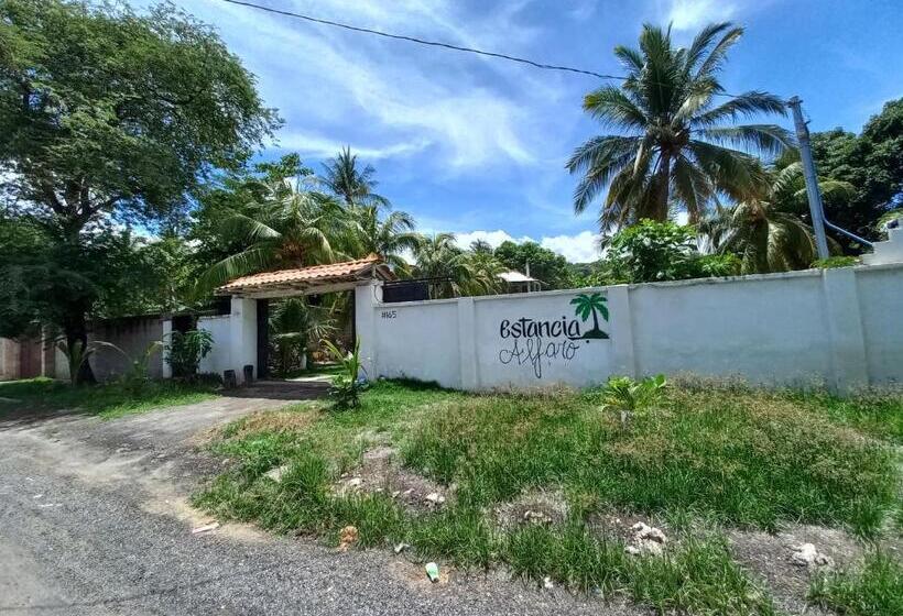 پانسیون Estancia Alfaro