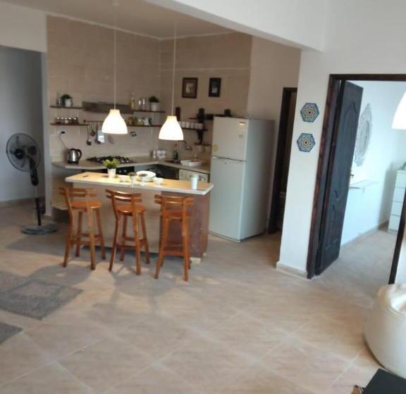 استراحتگاه فيلا مع حديقة وشواية  For Family V