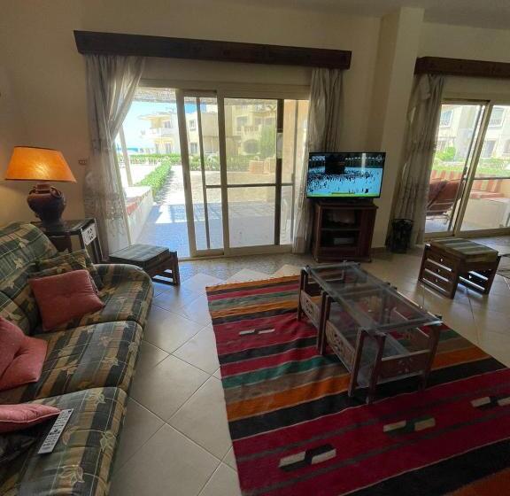 استراحتگاه فيلا مع حديقة وشواية  For Family V