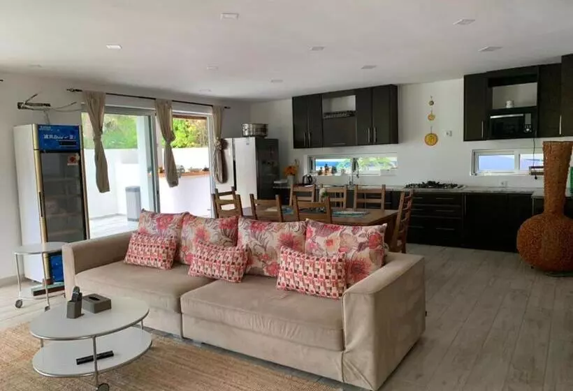 Aamiaismajoitus (B&B) Casa Mozita