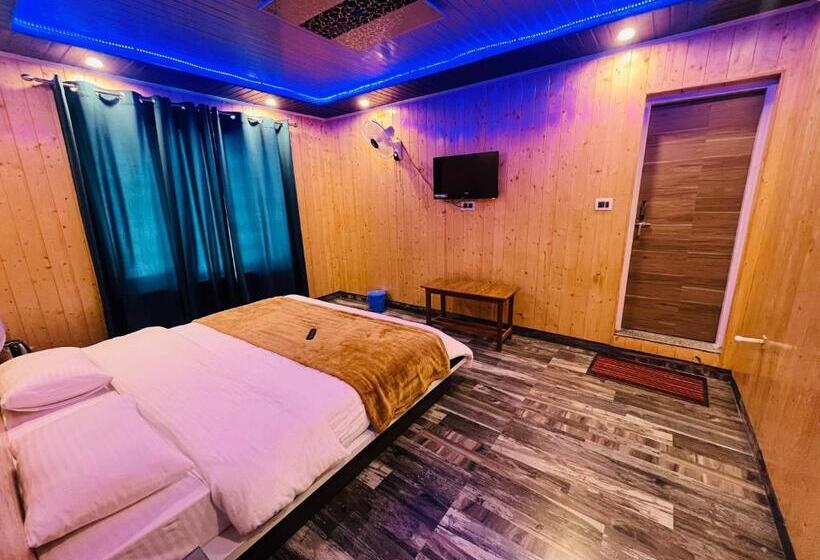 Hotel Sonamarg Snow View