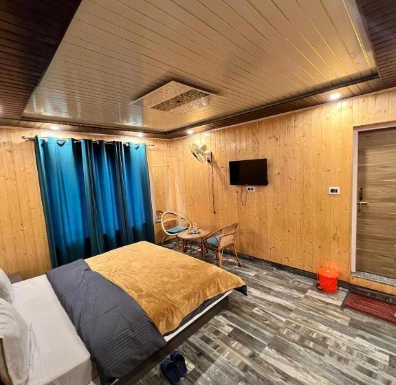 Hotel Sonamarg Snow View