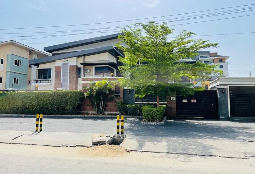 The Azaria Hotel & Apartment