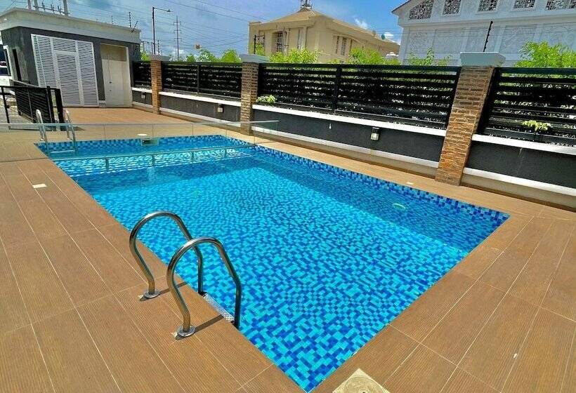 The Azaria Hotel & Apartment