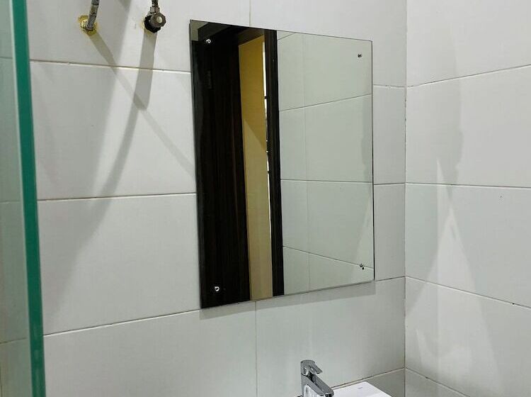 The Azaria Hotel & Apartment