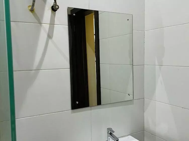The Azaria Hotel & Apartment