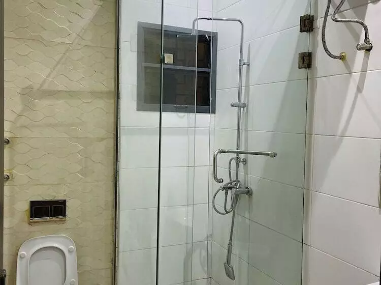 The Azaria Hotel & Apartment