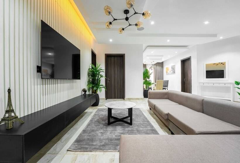 The Azaria Hotel & Apartment