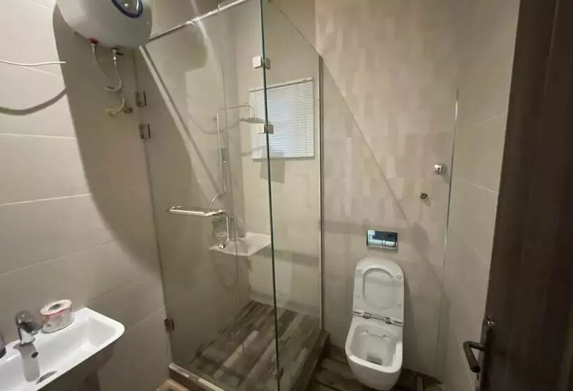 The Azaria Hotel & Apartment