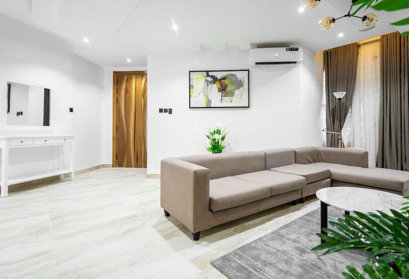 The Azaria Hotel & Apartment