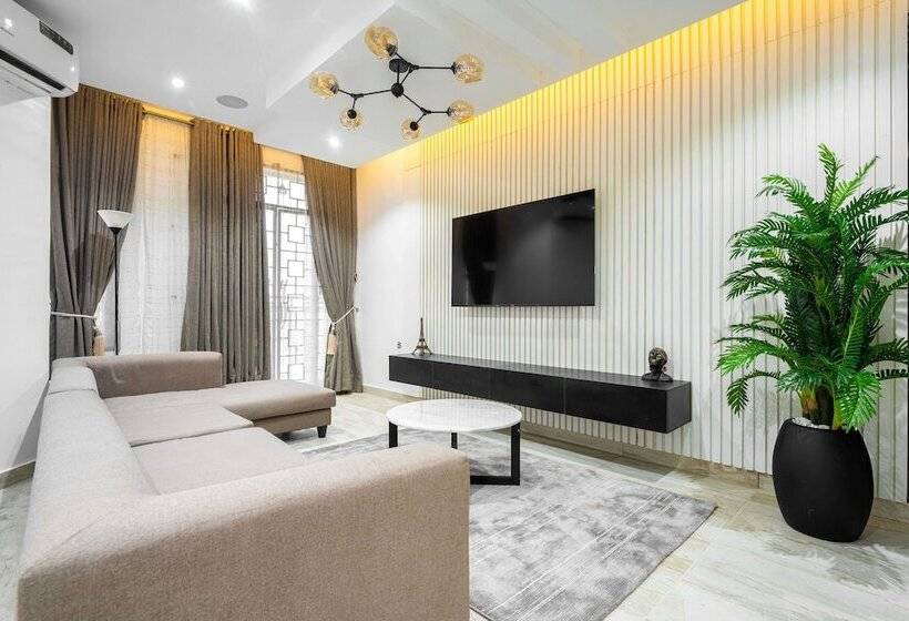 The Azaria Hotel & Apartment