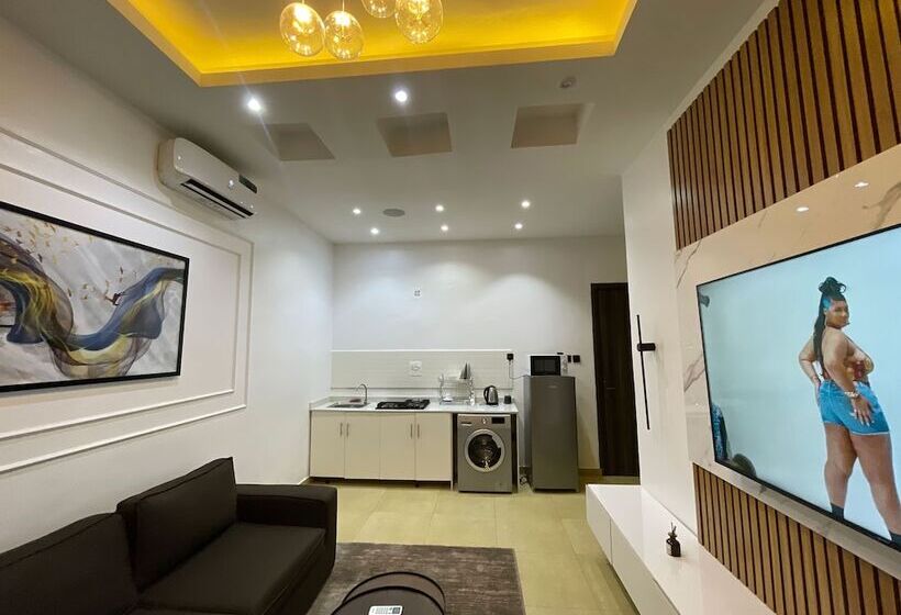 The Azaria Hotel & Apartment