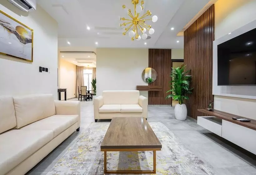 The Azaria Hotel & Apartment