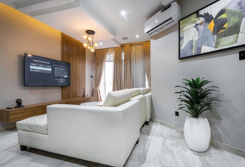 The Azaria Hotel & Apartment