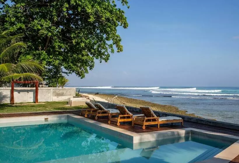 ホテル The Ujung Bocur Bungalows