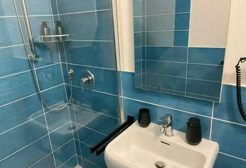 پانسیون Solanas Home Stay Rooms