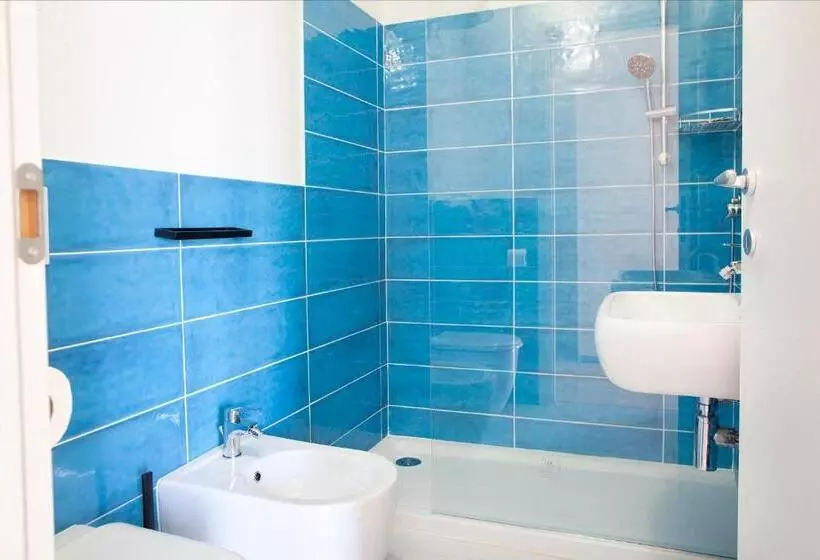 پانسیون Solanas Home Stay Rooms