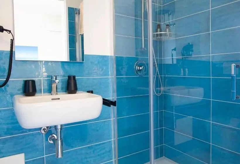 پانسیون Solanas Home Stay Rooms