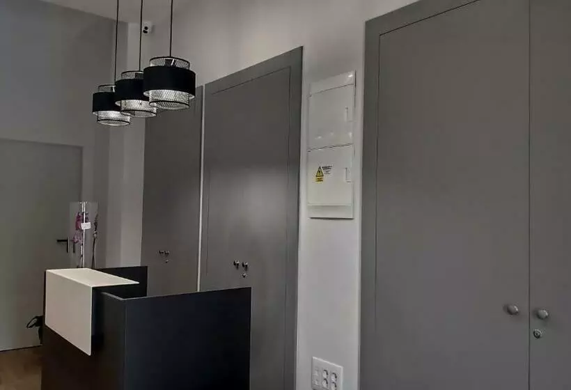 پانسیون La Familia