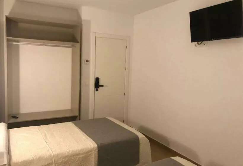 پانسیون La Familia