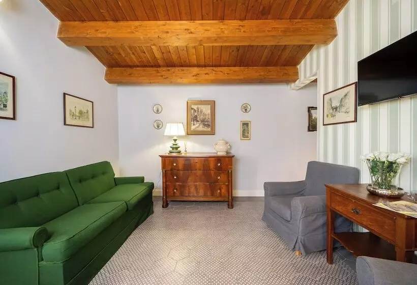 Aamiaismajoitus (B&B) Foresteria Di Serracavallo