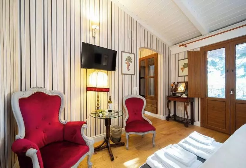 Aamiaismajoitus (B&B) Foresteria Di Serracavallo