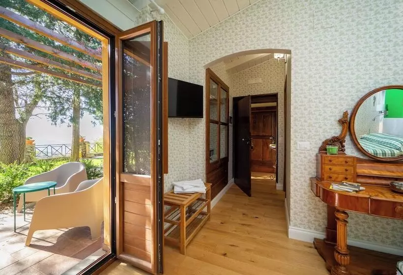 Aamiaismajoitus (B&B) Foresteria Di Serracavallo