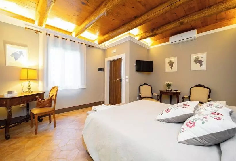 Aamiaismajoitus (B&B) Foresteria Di Serracavallo