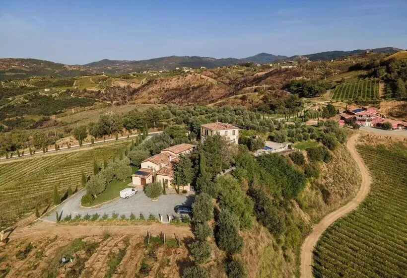 Aamiaismajoitus (B&B) Foresteria Di Serracavallo